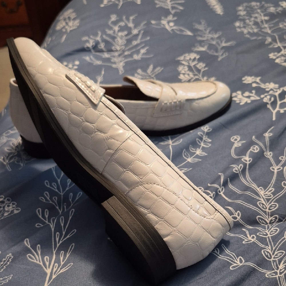 Naturalizer Ivory Croc-Embossed Penny Loafers - Picture 3 of 7